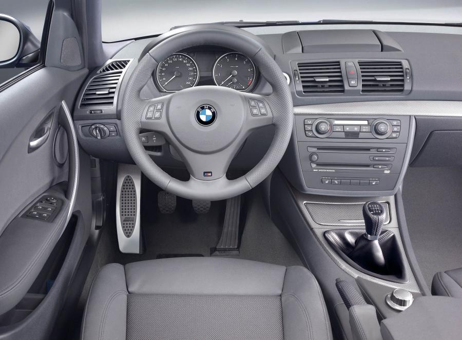  BMW 1-Series 5-Door 2005 года  (фото 70 из 187)